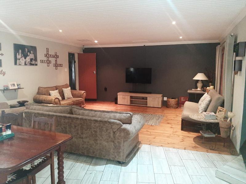 5 Bedroom Property for Sale in Bloemhof North West